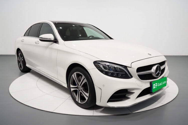奔驰C级 2021款 C 260 L 运动版车身外观3