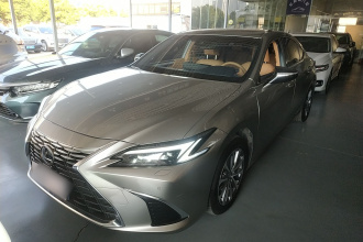 雷克萨斯ES 2025款 200 臻享版