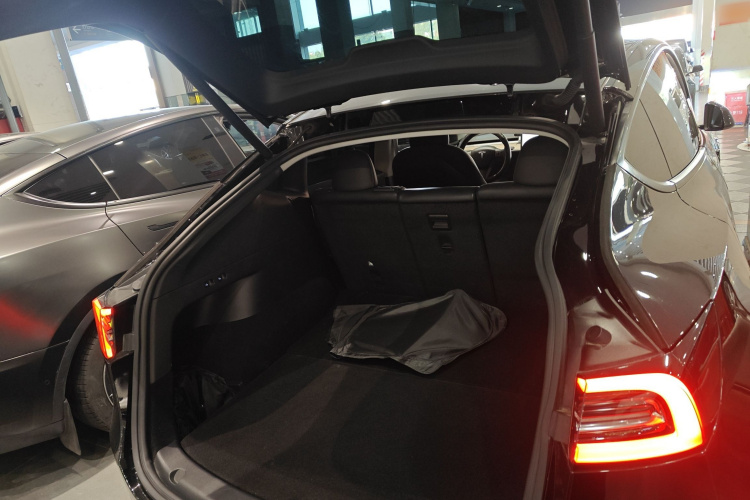 特斯拉 Model Y 2022款 改款 后轮驱动版机舱底盘23