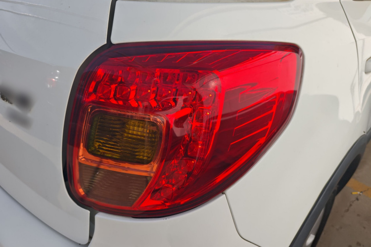 铃木 天语 SX4 2013款 酷锐 1.6L 自动20周年3G智能版车身外观6001