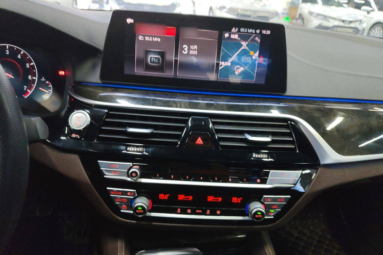 宝马5系 2019款 525Li M运动套装局部细节16