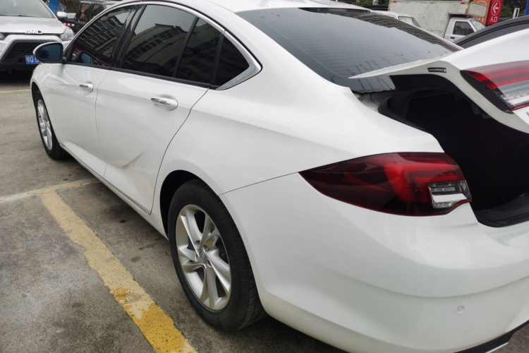 别克 君威 2020款 552T 精英型车身外观4