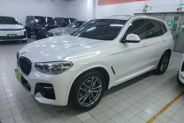 宝马X3 2021款 改款 xDrive28i M运动套装车身外观1