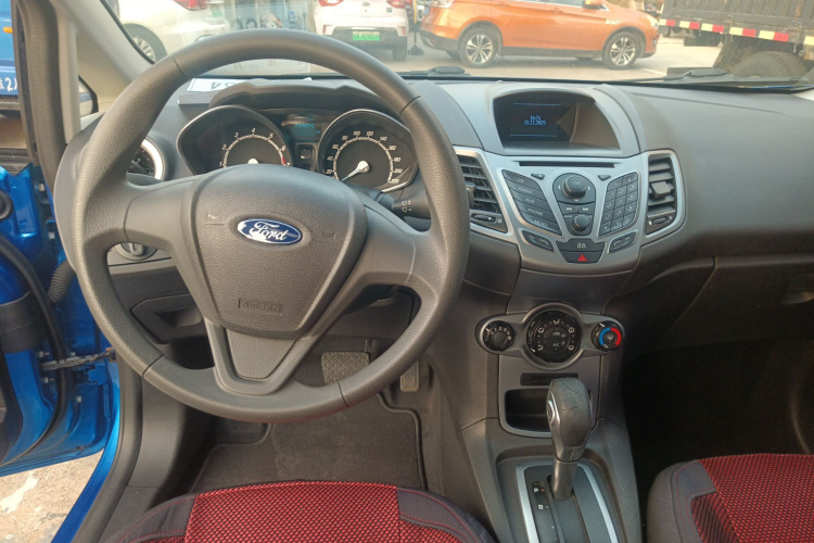 福特 嘉年华 2013款 两厢 1.5L 自动时尚型中控内饰7005