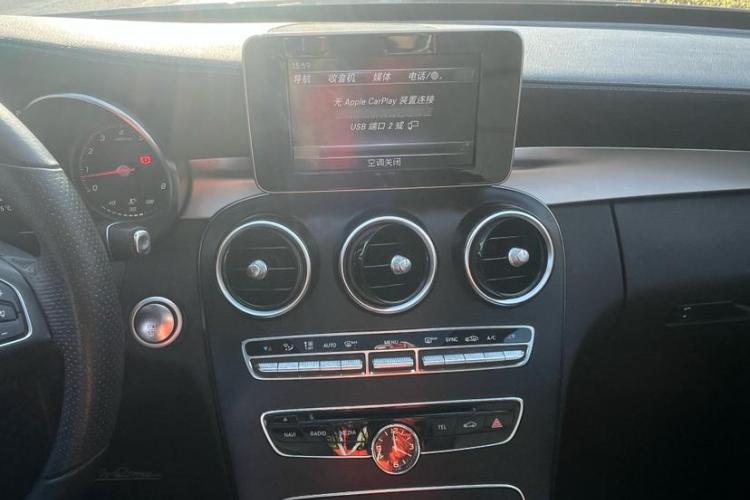 奔驰C级 2018款 C 180 L 时尚型运动版中控内饰7003