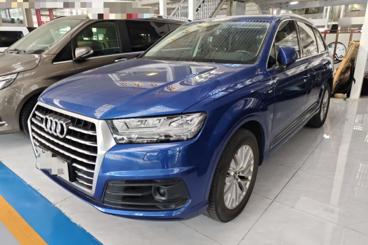 奥迪Q7 2016款 40 TFSI S line运动型车身外观1