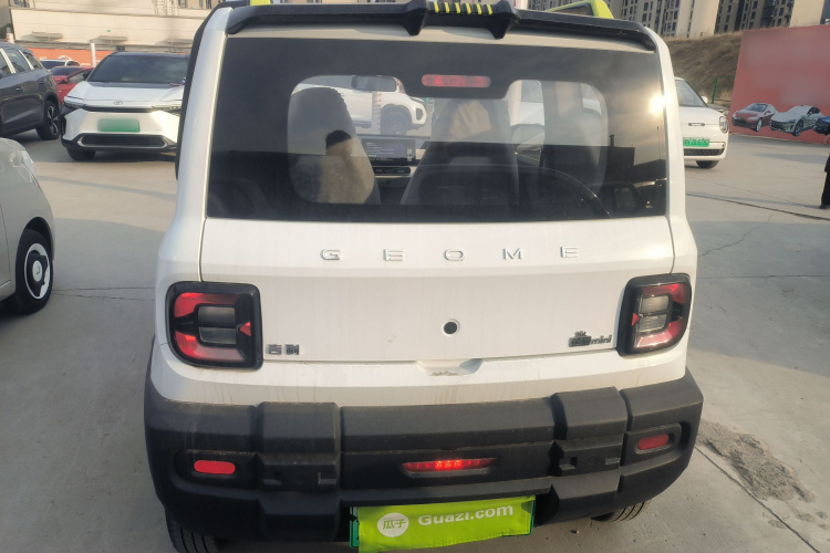 吉利银河 2025款 210km 熊猫骑士车身外观6