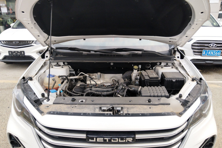 捷途X70M 2021款 1.5T DCT豪华伙伴型 5座机舱底盘24