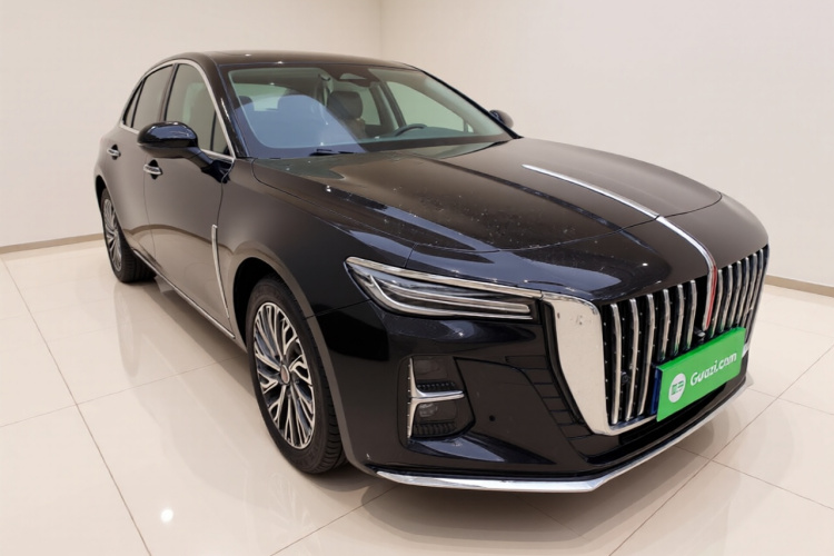 红旗H5 2025款 2.0T 自动旗畅版车身外观3