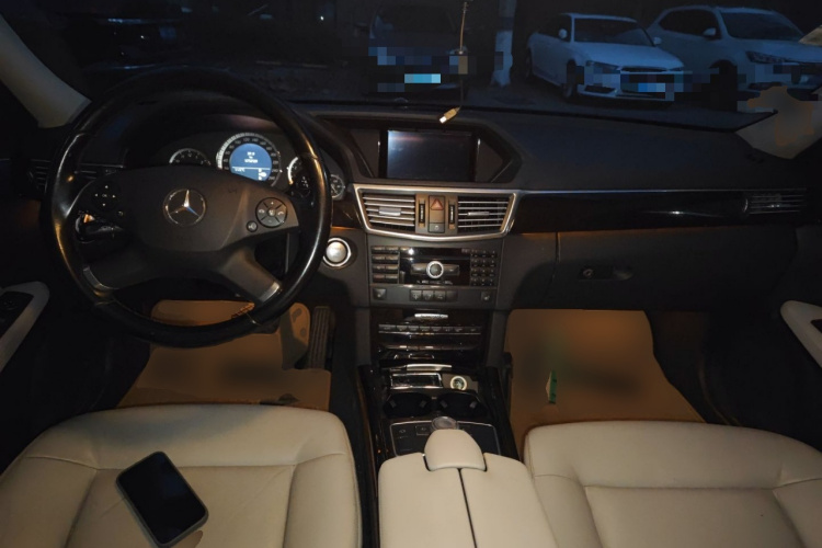 奔驰E级(进口) 2009款 E 300 时尚型中控内饰12