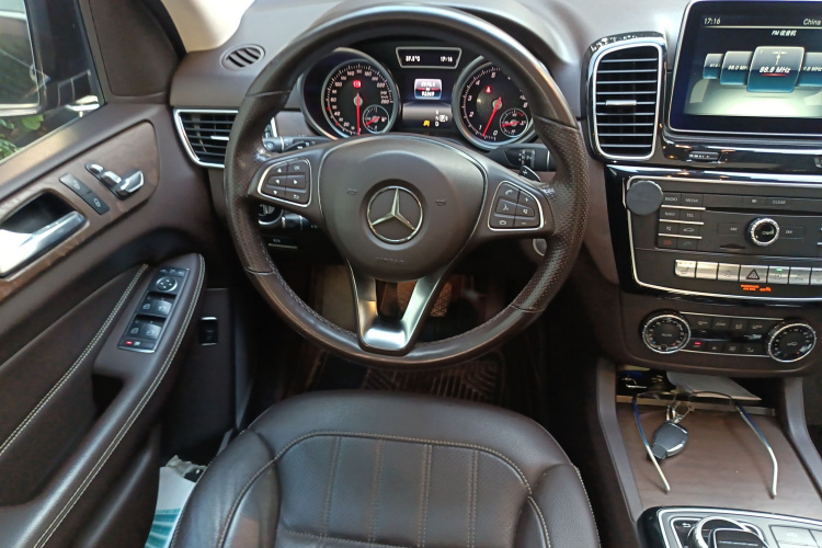 奔驰GLE 2015款 GLE 400 4MATIC局部细节13