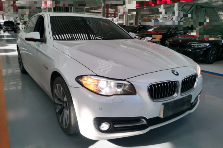 宝马5系 2014款 528Li xDrive领先型车身外观3