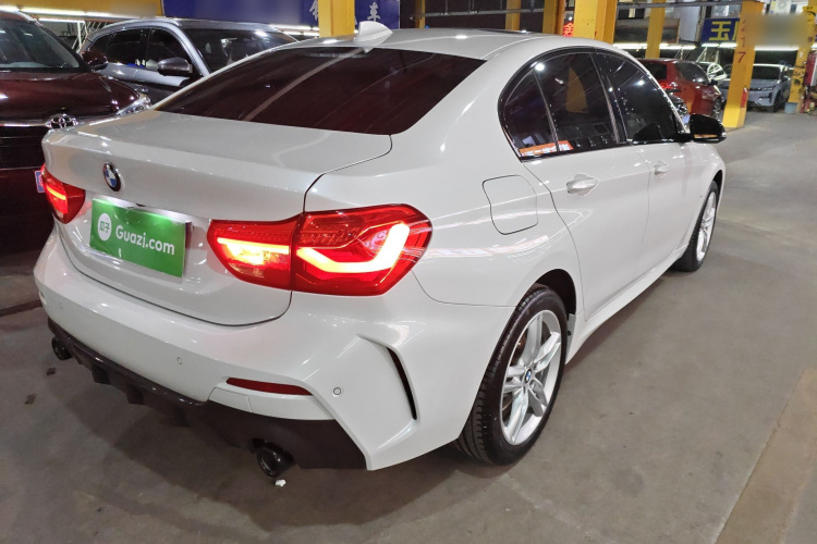 宝马1系 2021款 改款 120i M运动曜夜版车身外观6005