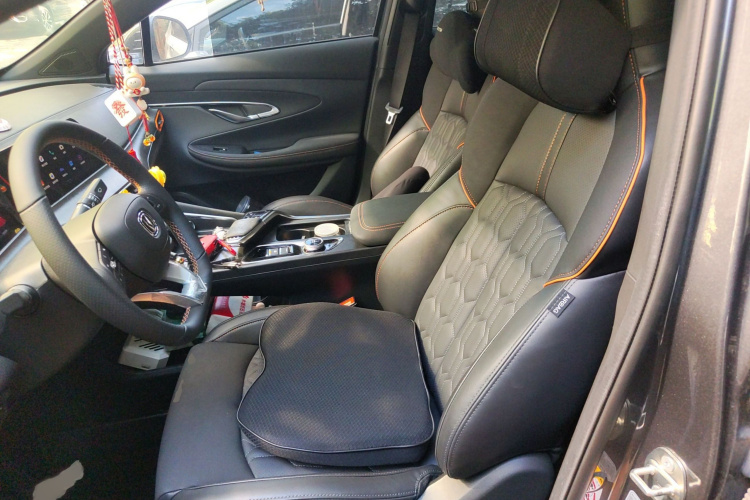 长安UNI-T 2022款 1.5T 运动版 尊贵型局部细节19