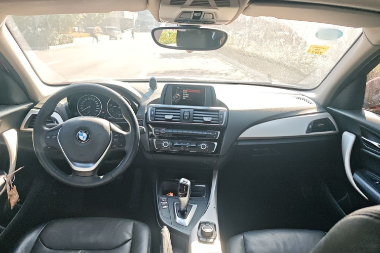 宝马1系(进口) 2015款 118i 领先型中控内饰7002