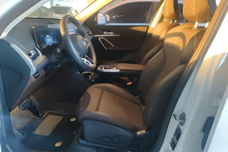 宝马X1 2023款 sDrive25Li M运动套装中控内饰19