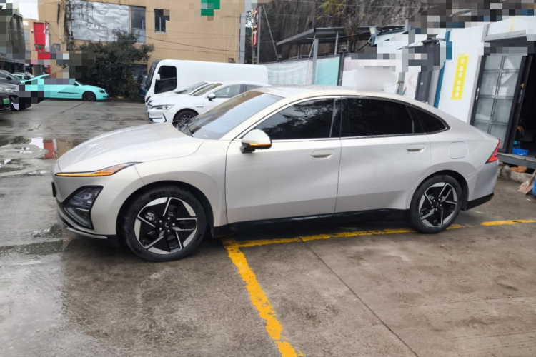 五菱汽车 五菱星光 2024款 共创版 510 进阶型车身外观4