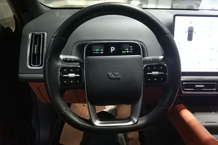 理想汽车 理想L9 2022款 Max中控内饰13