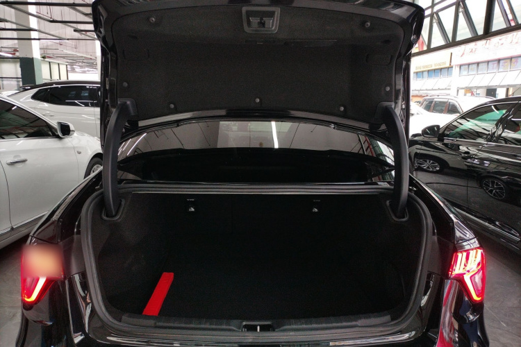 领克03 2022款 2.0TD DCT劲Pro机舱底盘23