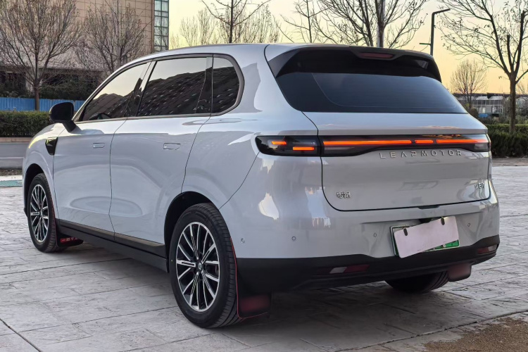 零跑汽车 零跑B10 2025款 510悦享版车身外观6008