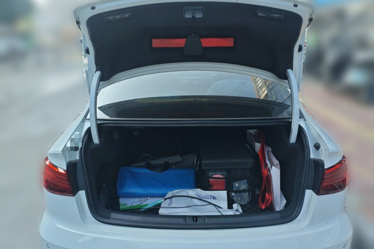 奥迪A3 2018款 30周年年型 Limousine 35 TFSI 运动型中控内饰23