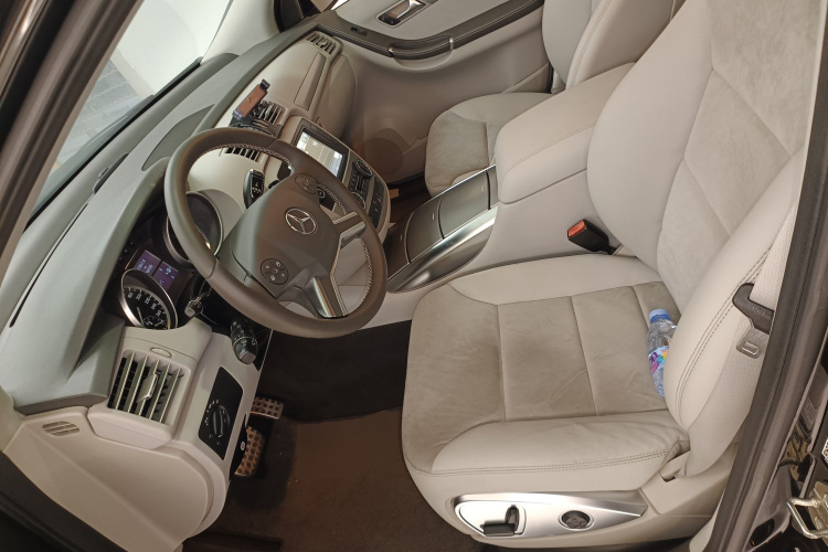 奔驰R级 2014款 R 320 4MATIC 商务型中控内饰19