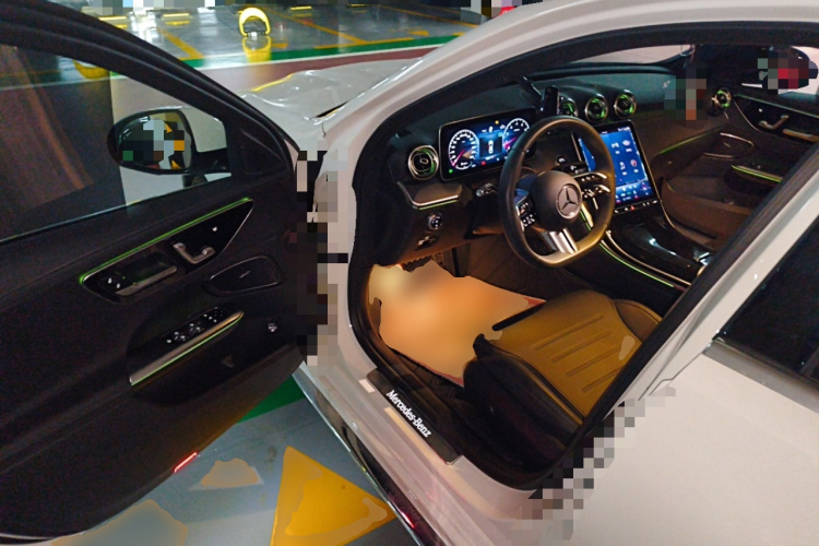 奔驰C级 2023款 改款二 C 260 L 运动版中控内饰20