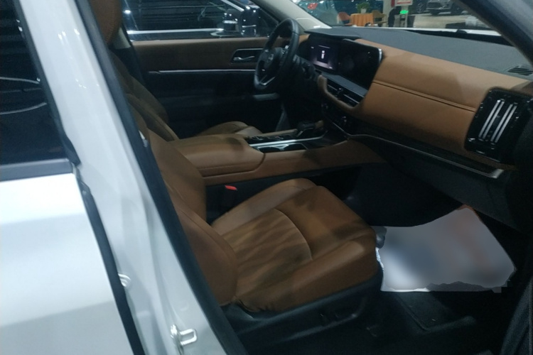 日产 探陆 2024款 380VC-TURBO 四驱智尊版 6座局部细节41