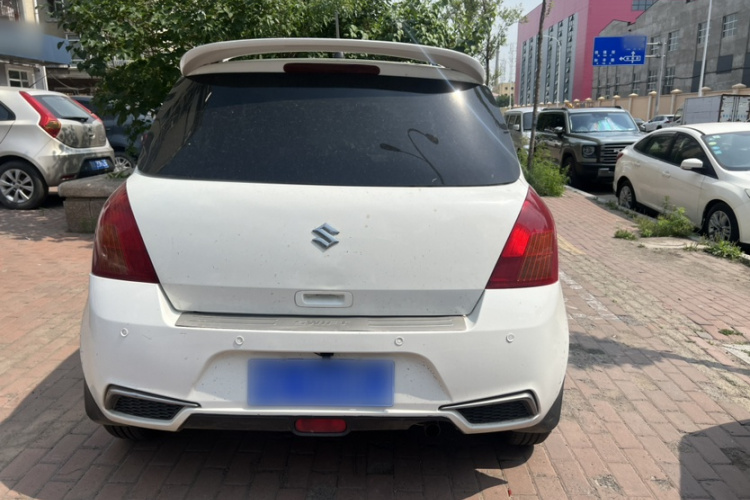 铃木 雨燕 2013款 1.3L 手动超值版车身外观6004