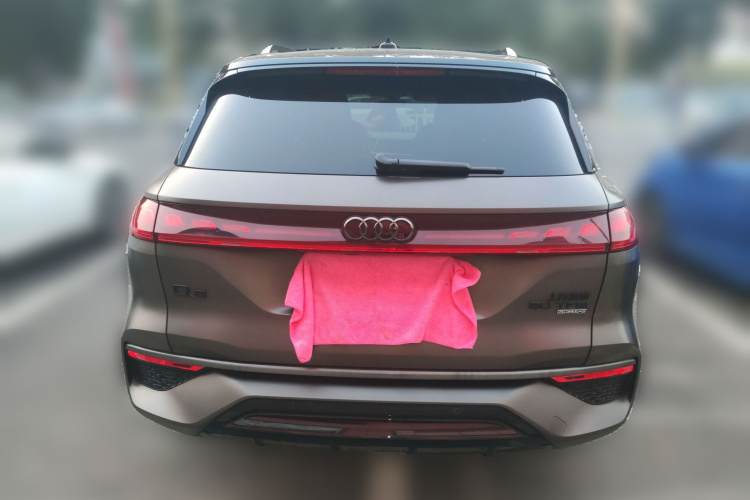 奥迪Q6 2023款 50 TFSI quattro 凌云版 edition one车身外观6