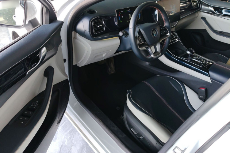 比亚迪 秦PLUS 2021款 DM-i 120KM 旗舰型中控内饰7002