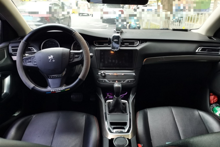 标致408 2016款 1.6T 自动豪华版中控内饰12