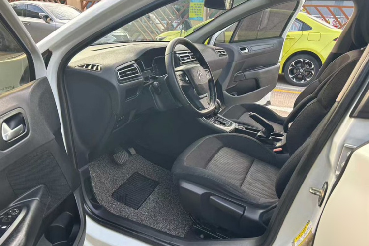 雪铁龙 C4世嘉 2018款 1.6L 自动豪华型中控内饰7001