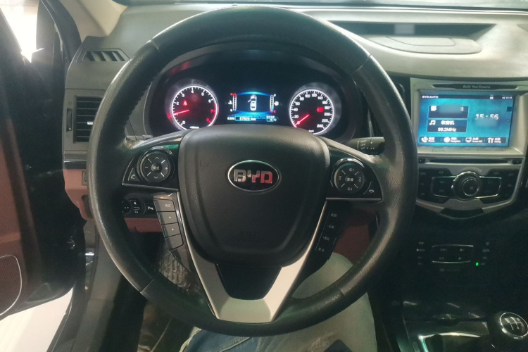 比亚迪 速锐 2016款 1.5L 手动精英型中控内饰13
