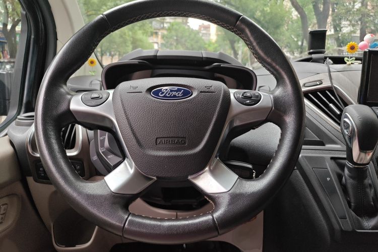 福特 途睿欧 2017款 2.0T 自动精睿版局部细节13