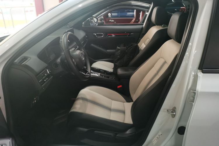 本田 思域 2023款 HATCHBACK 2.0L e:HEV 极控版中控内饰19