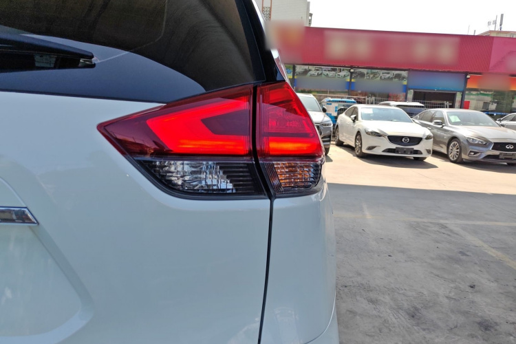 日产 奇骏 2020款 2.0L XL Premium CVT 2WD智联尊享版车身外观6006