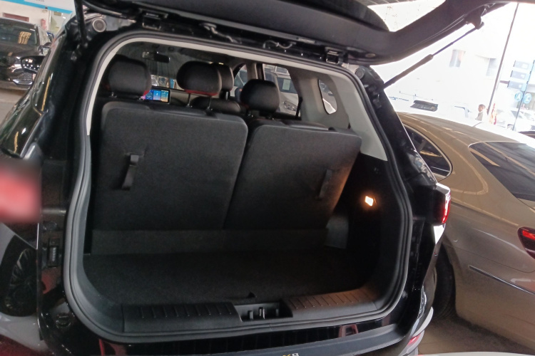 思皓X8 2022款 大圣版 300T DCT行者型 7座局部细节23