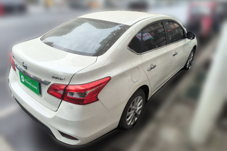 日产 轩逸 2024款 经典 1.6XL CVT豪华版车身外观7