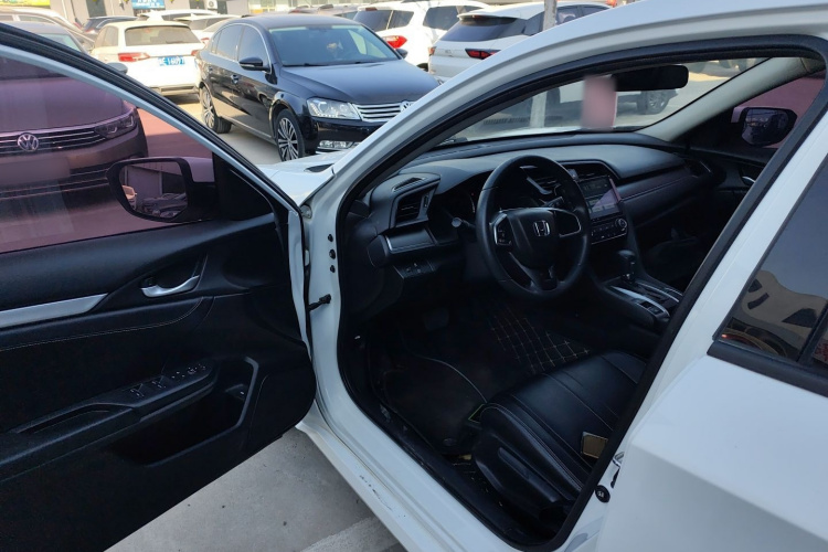 本田 思域 2016款 180TURBO CVT舒适版中控内饰7002