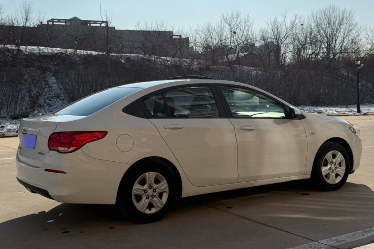 雪佛兰 科沃兹 2019款 320 自动欣享天窗版车身外观6006