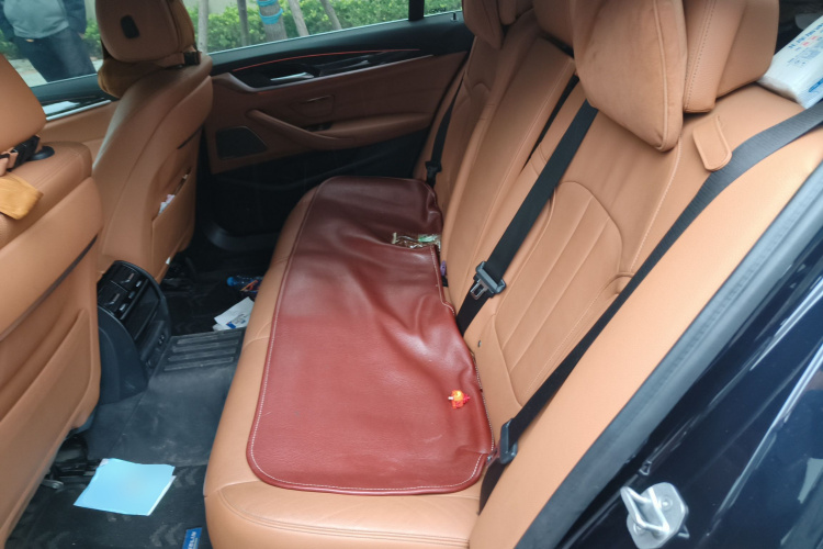 宝马5系 2020款 530Li 领先型 M运动套装中控内饰21