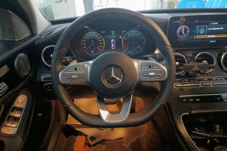 奔驰C级 2020款 改款 C 260 L 运动版局部细节13