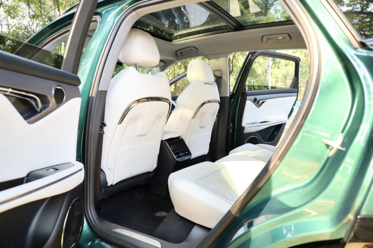 岚图汽车 岚图FREE 2025款 318 318km 后驱环游版中控内饰7001