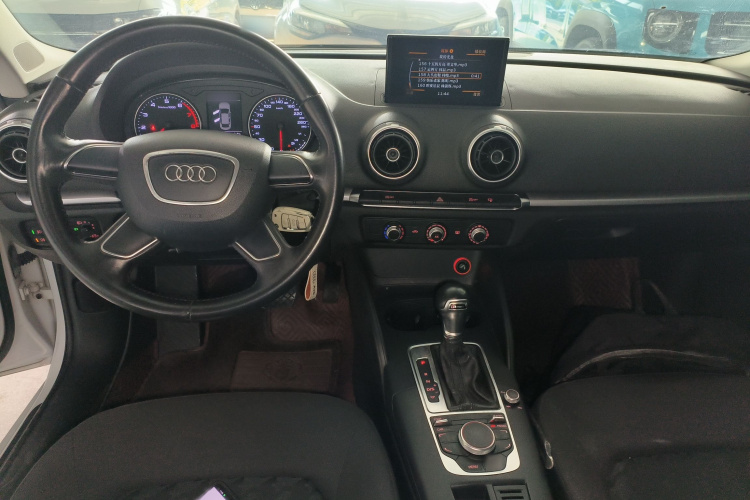 奥迪A3 2014款 Limousine 35 TFSI 自动进取型中控内饰7002