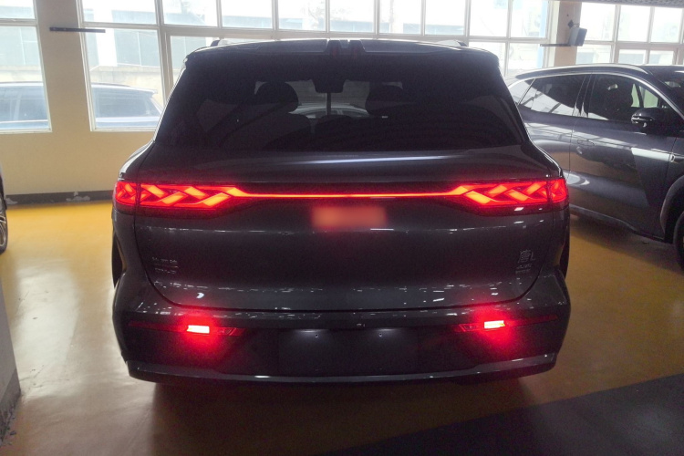 比亚迪 唐L 2025款 DM 200KM四驱激光雷达旗舰型车身外观6