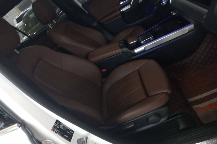 奔驰GLB 2021款 GLB 200 动感型局部细节41