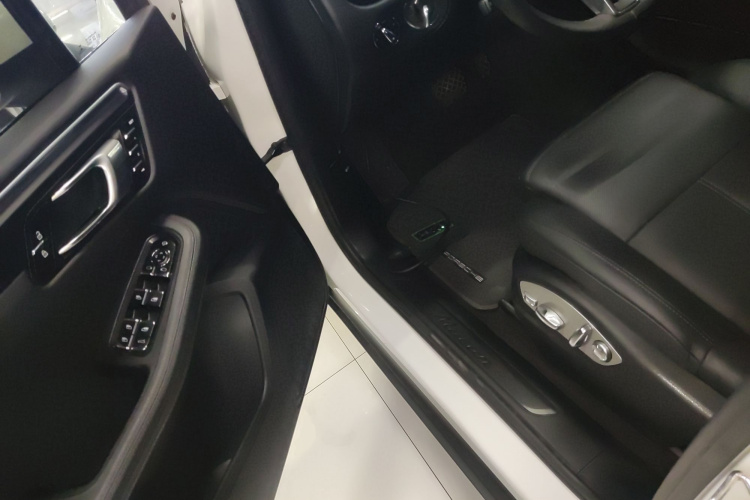 保时捷 2020款 Macan 2.0T中控内饰20