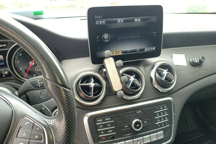 奔驰GLA 2018款 GLA 200 时尚型局部细节16