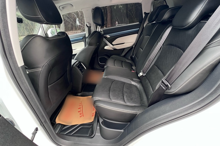 吉利汽车 2022款 博越X 1.8TD DCT智慧型局部细节23